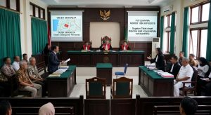 Ilustrasi ruang sidang perkara sengketa beli tanah tapi digugat ahli waris di pengadilan.